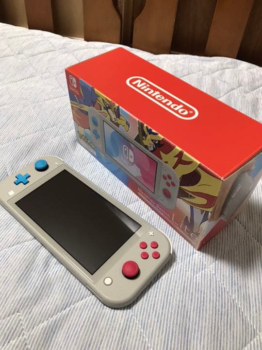 ニンテンドーSwitchライト＆あつまれどうぶつの森 🎈任天堂 - Nintendo